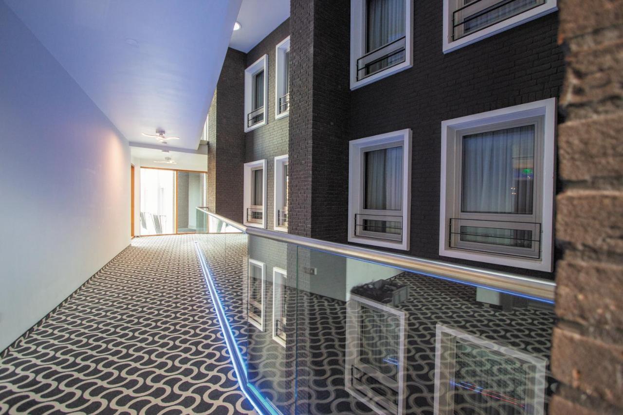 Golden Tulip West Ende Hotel Helmond Bagian luar foto