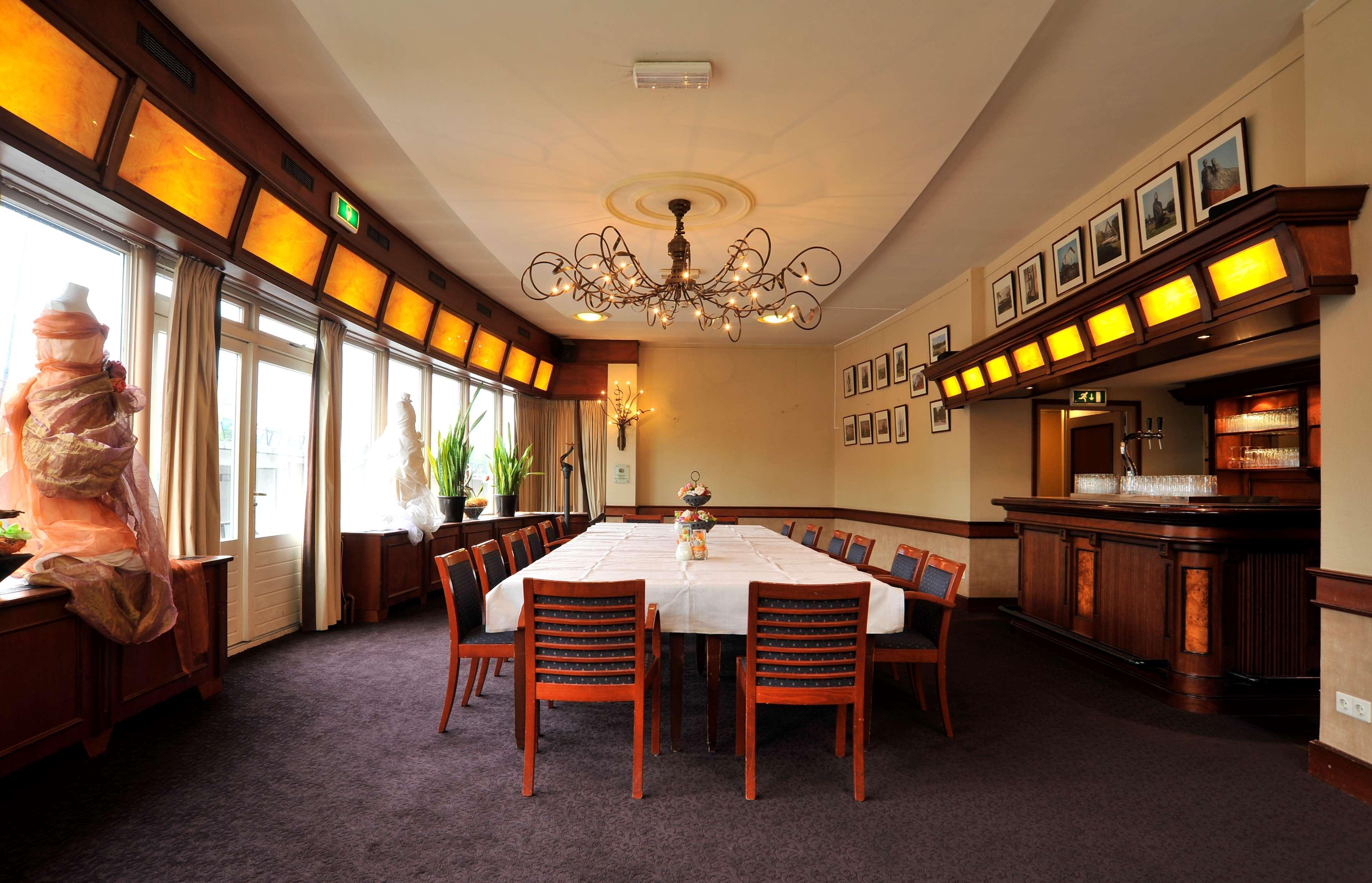 Golden Tulip West Ende Hotel Helmond Bagian luar foto